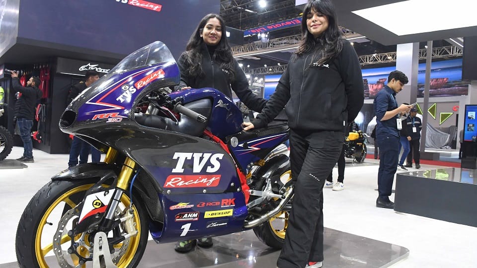 Auto Expo 2025 From today common people will be able to see their favourite vehicles
