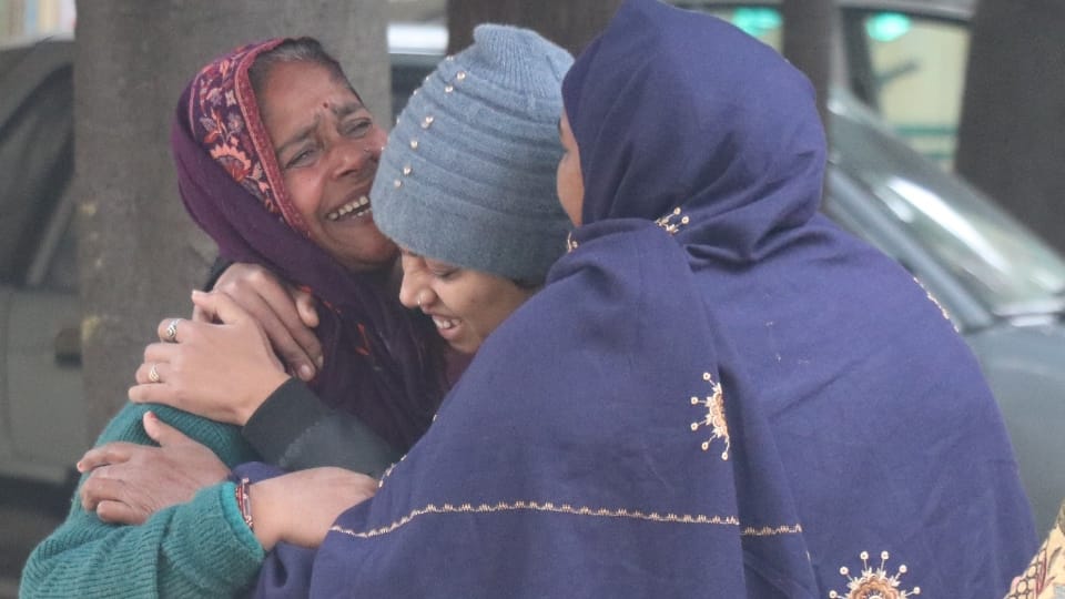 nine-month pregnant woman killed her five-year-old daughter and then committed suicide In Bijnor