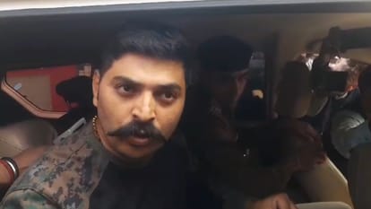 saif ali khan attack,saif ali khan,saif ali khan attacked,s Mumbai police returned after releasing the suspect