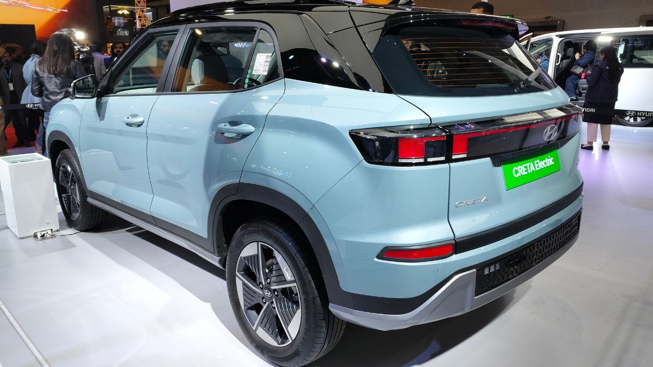 Hyundai Creta EV vs Maruti e Vitara comparison features battery range specifications price details