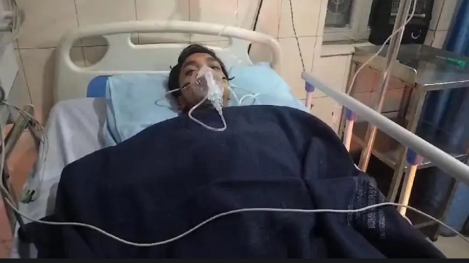 Meerut: Youth shot in the chest near Modipuram police post... One accused shot and caught, case against five