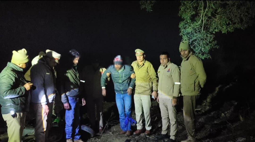 Bijnor: Two criminals who robbed banks arrested in encounter...one shot in the leg