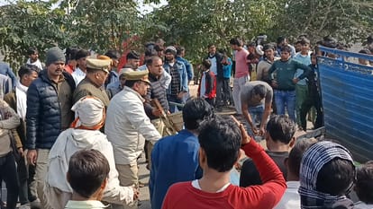 Accident on Agra Southern Bypass pickup collided with bus one dead and 12 injured