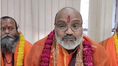 Varanasi News: जूना अखाड़े के यति नरसिंहानंद ने पाकिस्तान- बांग्लादेश पर दिया बयान, सैफ अली खान पर कही ये बात Yati Narsinghanand Giri Mahamandaleshwar of Juna Akhara said on Saif Ali Khan and hindu muslim dharm