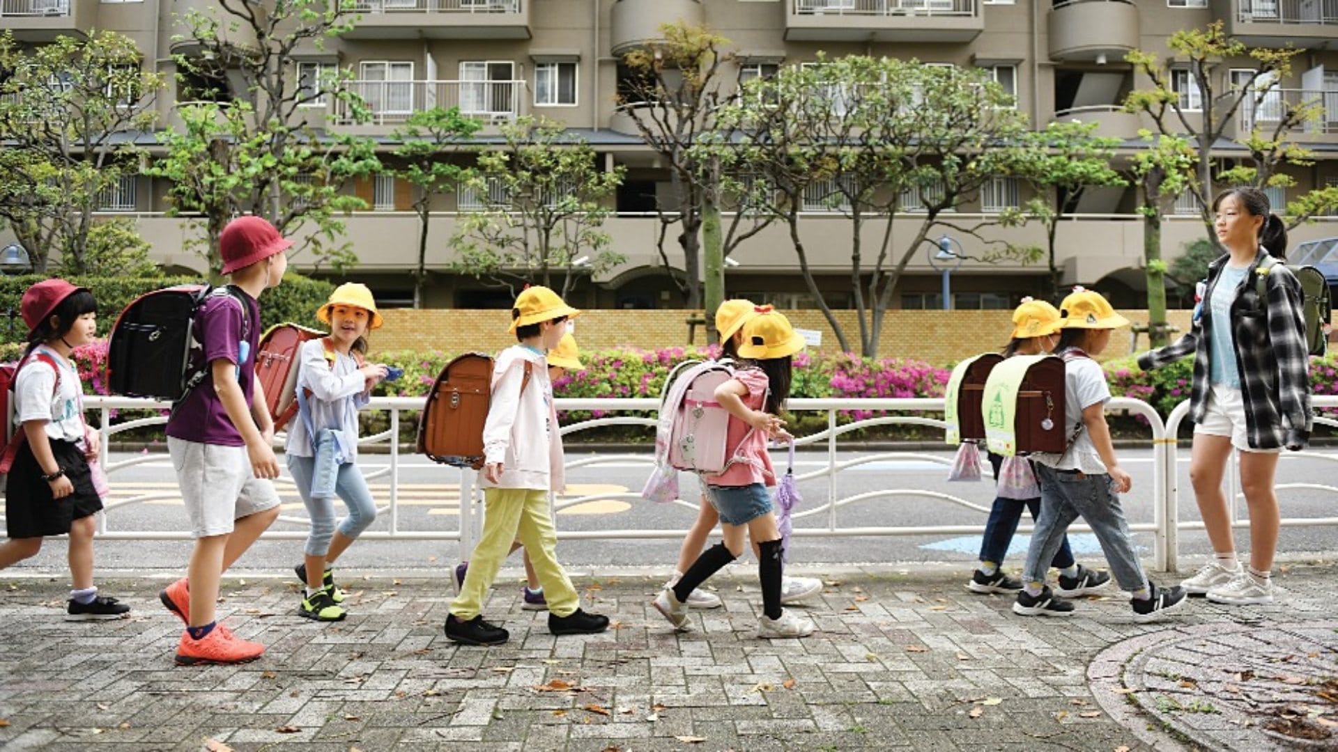 Japan children and magic Learning of self dependence spirit of cooperation humility know big impact things