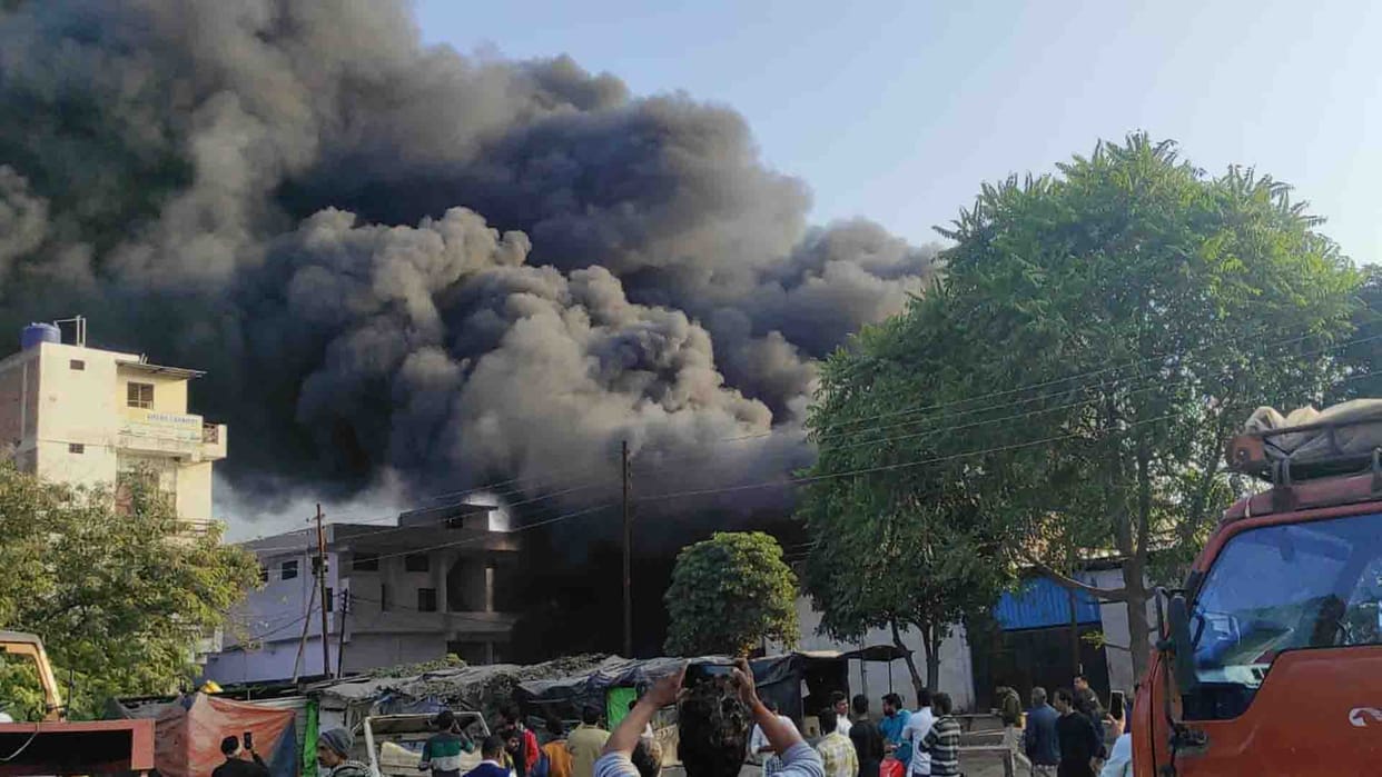 Chemical warehouse blazed for three and a half hours, four firefighters, two labourers burnt