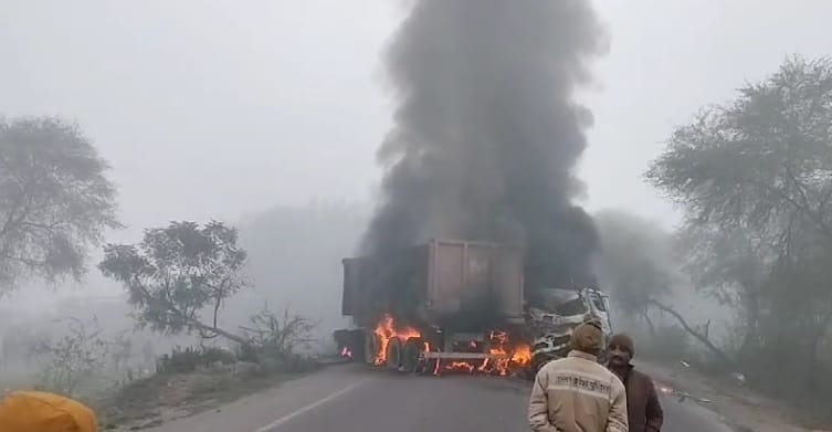 Banda Accident Trucks collide head on on highway both vehicles catch fire two dead