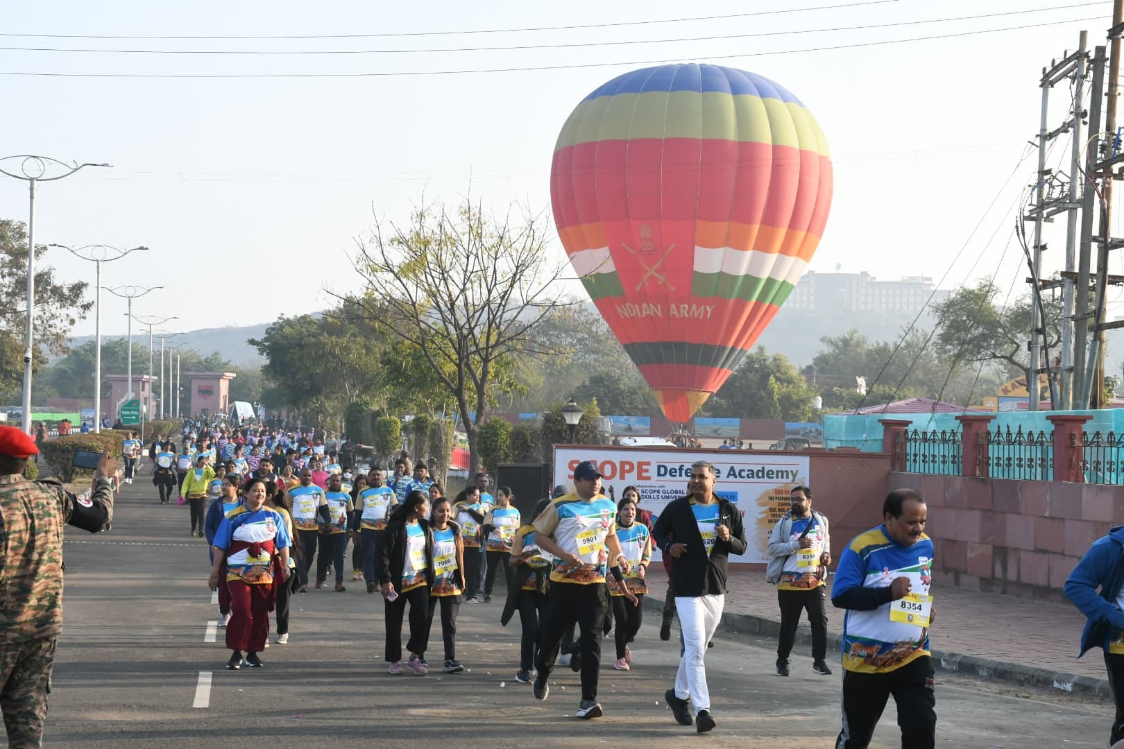 MP News: Thousands of Bhopalis ran in 'Army Marathon 2025', cultural program including 21KM half marathon also