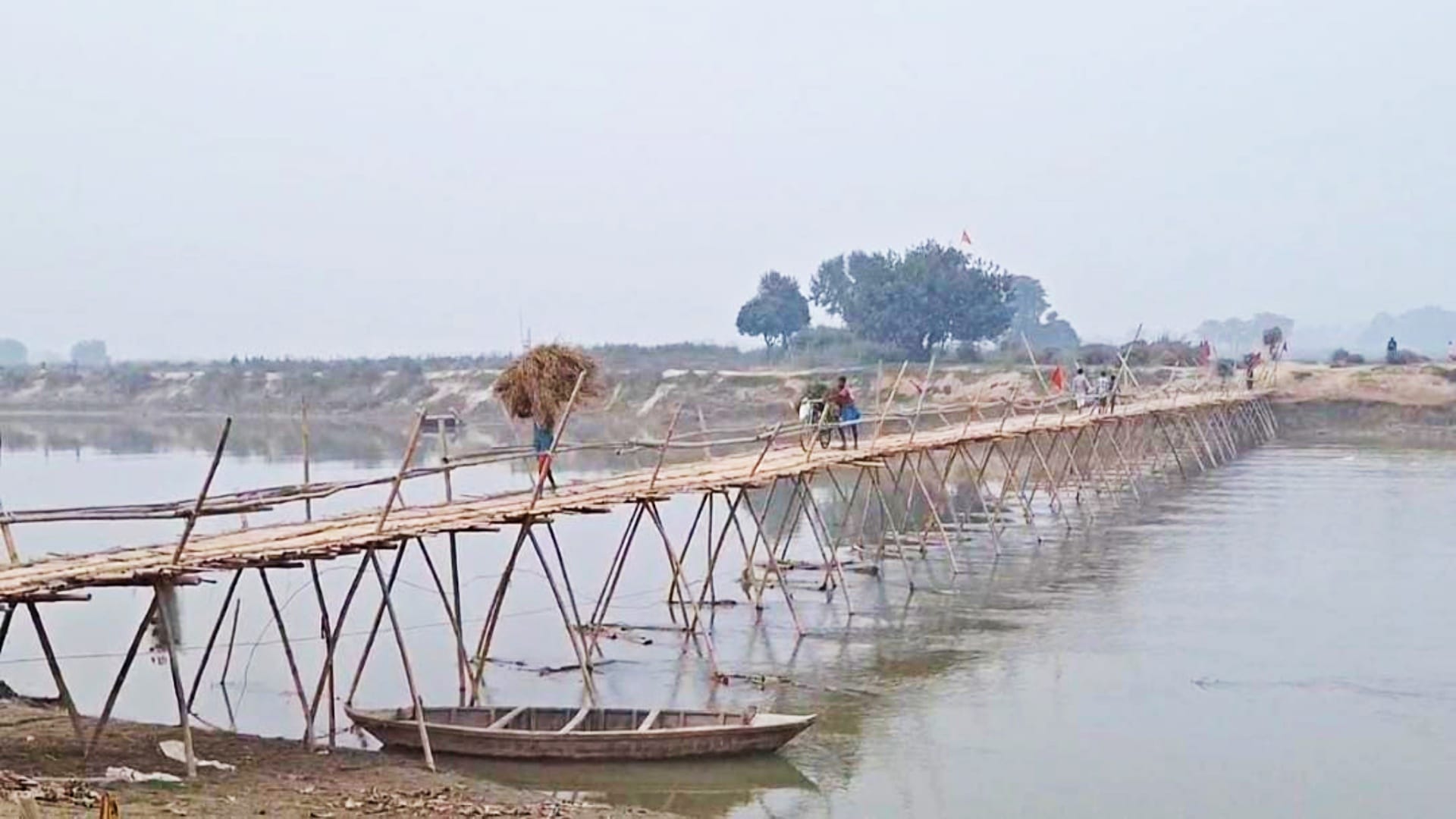 Muzaffarpur: Flood affected area got gift of 2 bridges, people celebrated by playing Holi; 7 decade wait ended