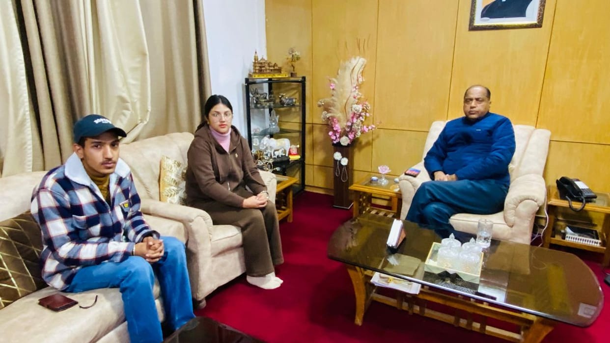 Jairam Thakur met Jahnavi Sharma said the girl father lost his life due to the negligence of the government