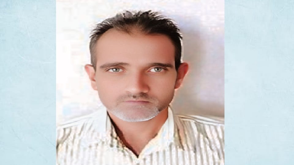 Amroha News: Bike riders standing on the side of the highway were crushed by a speeding vehicle, uncle died