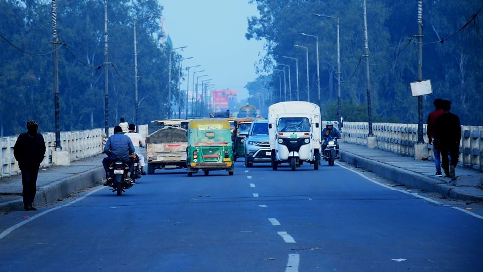 Moradabad: Traffic rules violated more than three times, driving licenses of 200 drivers suspended