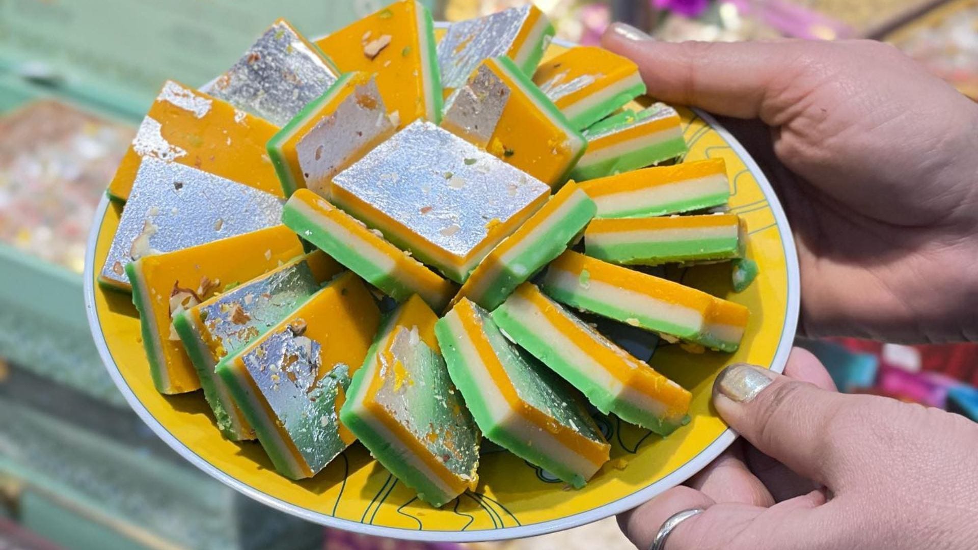 Republic Day 2025 Special Dish Know How to Make Tiranga Barfi at home Recipe in HIndi