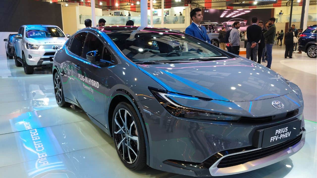 Redefine Car Buying in India as Hybrids and New Energy Vehicles Gain Ground