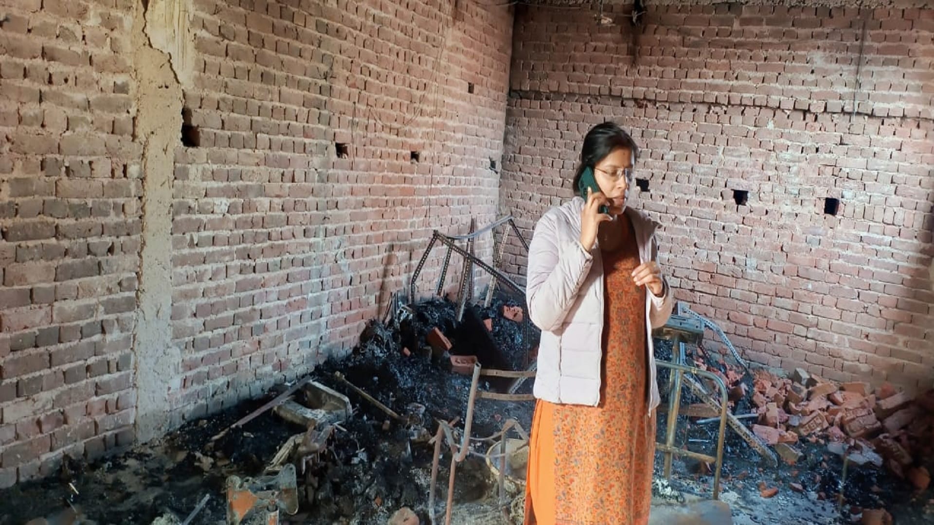 Ghaziabad Fire News Smoke Suffocation and Flames Claim Four Lives in Loni's Kanchan Park