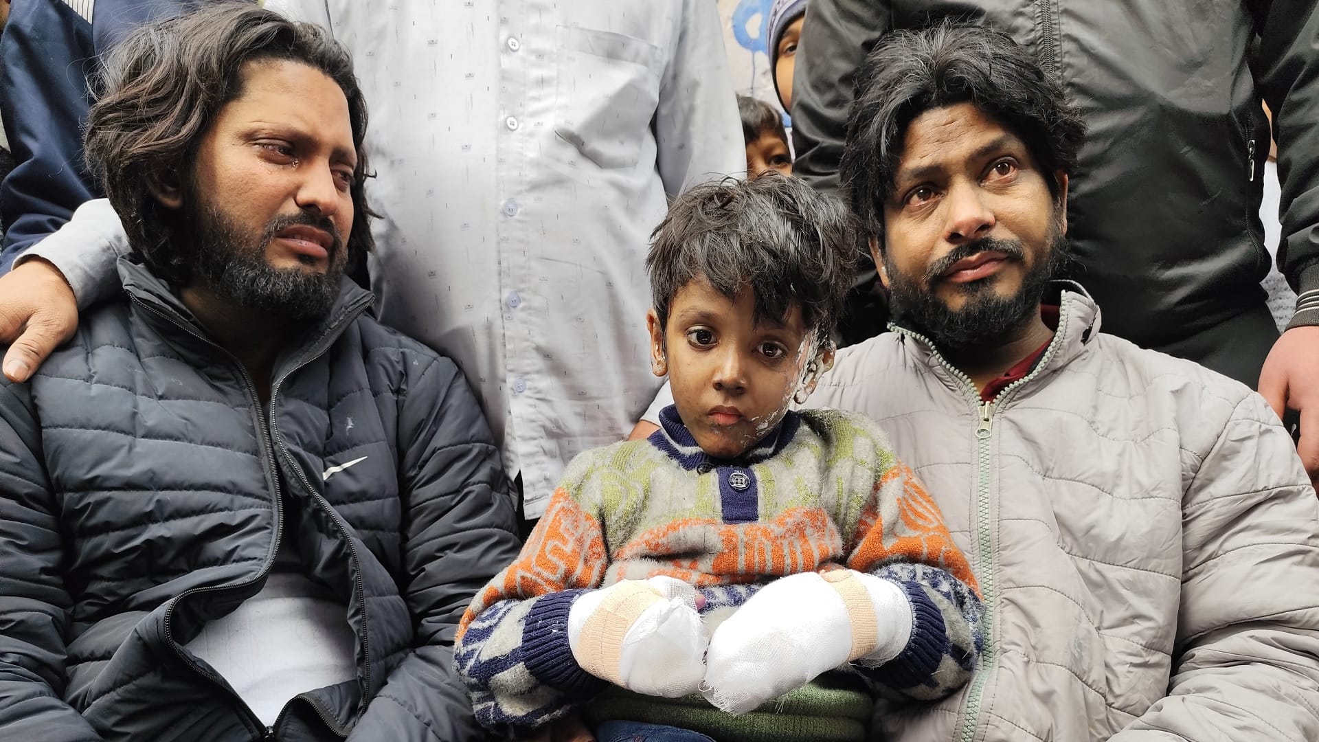 Ghaziabad Fire News Smoke Suffocation and Flames Claim Four Lives in Loni's Kanchan Park