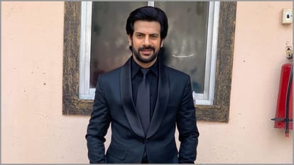 Bigg Boss 18 grand finale Winner announced karanveer mehra won salman khan show trophy vivian became runner up