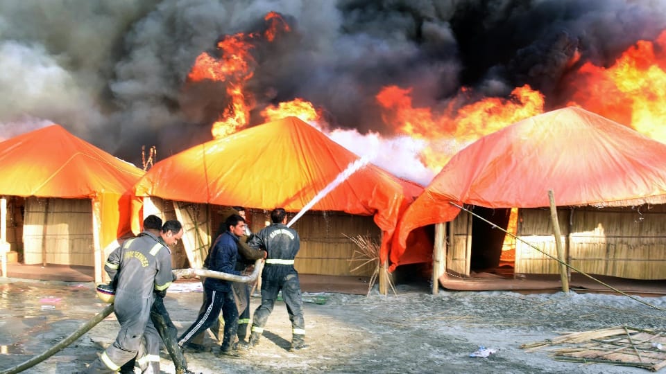 Fire In Mahakumbh: Heaters, blowers and other banned items were in the camp