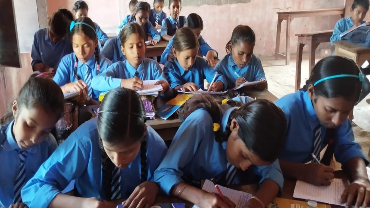 Motihari: Bone-chilling cold increased troubles of school children; administration's negligence is responsible