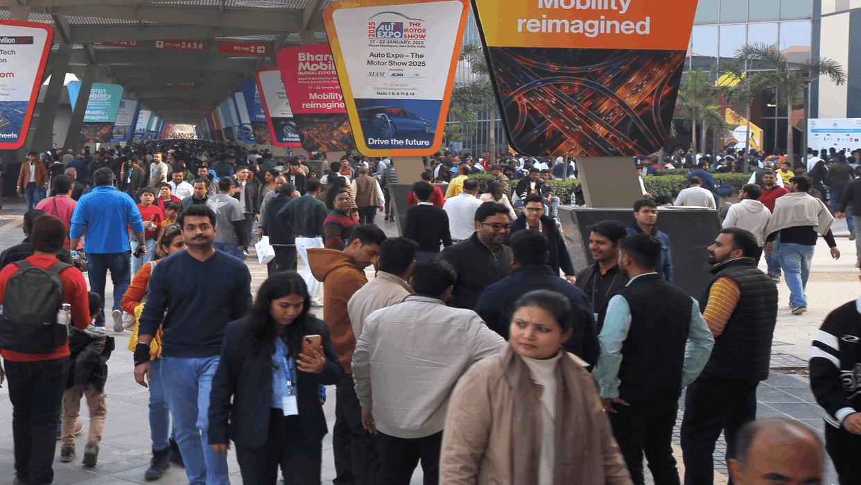 Auto Expo 2025 80 thousand people saw the modern vehicles