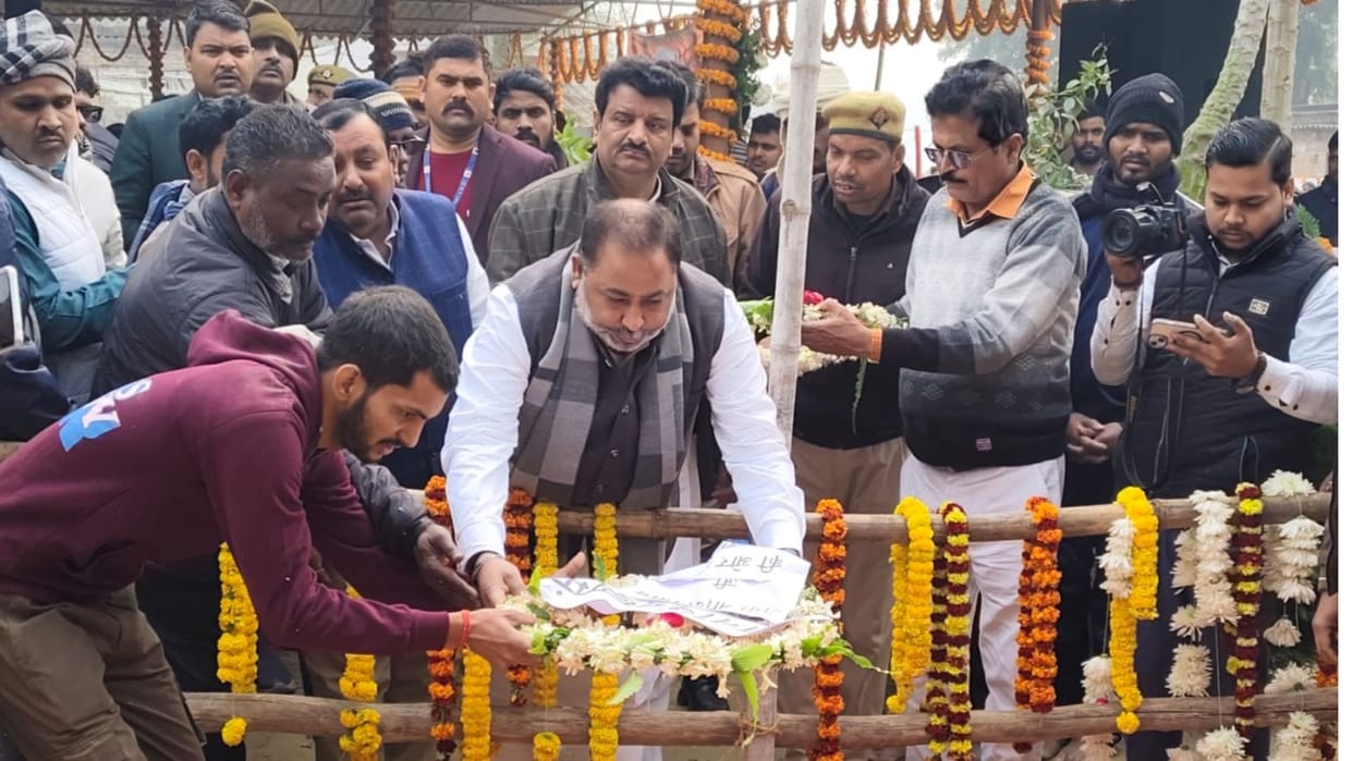 Peethadheeshwar Mouni Baba given Samadhi amidst tight security in ballia