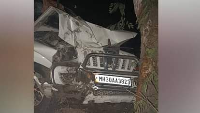 Scorpio collided with tree on Prayagraj highway in Ayodhya one died while six people injured