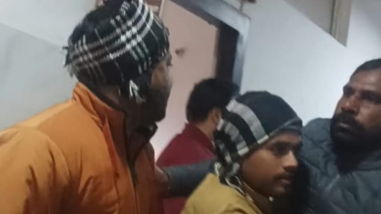 Attendants clashed with staff and vandalised a private hospital in bareilly