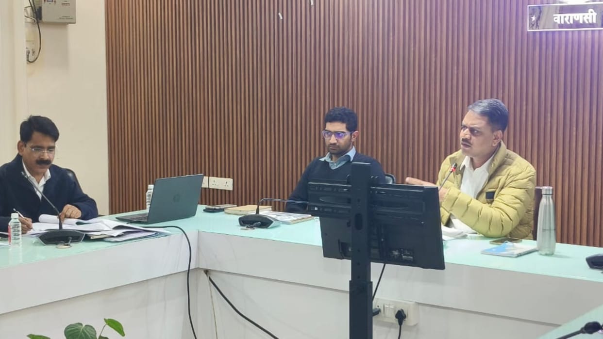 Varanasi DM S Rajlingam stopped salary of seven officers including Deputy Director Tourism and DPRO