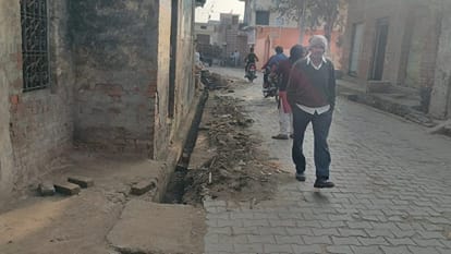 Muzaffarnagar: Farmer murdered by beating him with sticks in Tisang