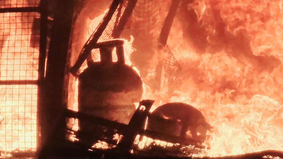 Amroha Fire: Huge fire tin shed filled with goods vegetable market, short circuit is being said to reason