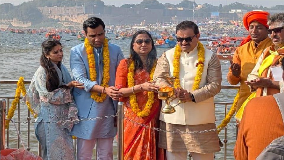 Mahakumbh 2025 Industrialist Gautam Adani reached kumbh with his family