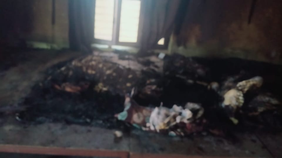 Thieves set fire to house in Charkhi Dadri