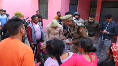 Bijnor: Murder of a farmer by stabbing him with a sharp weapon in front of his mother on the farm