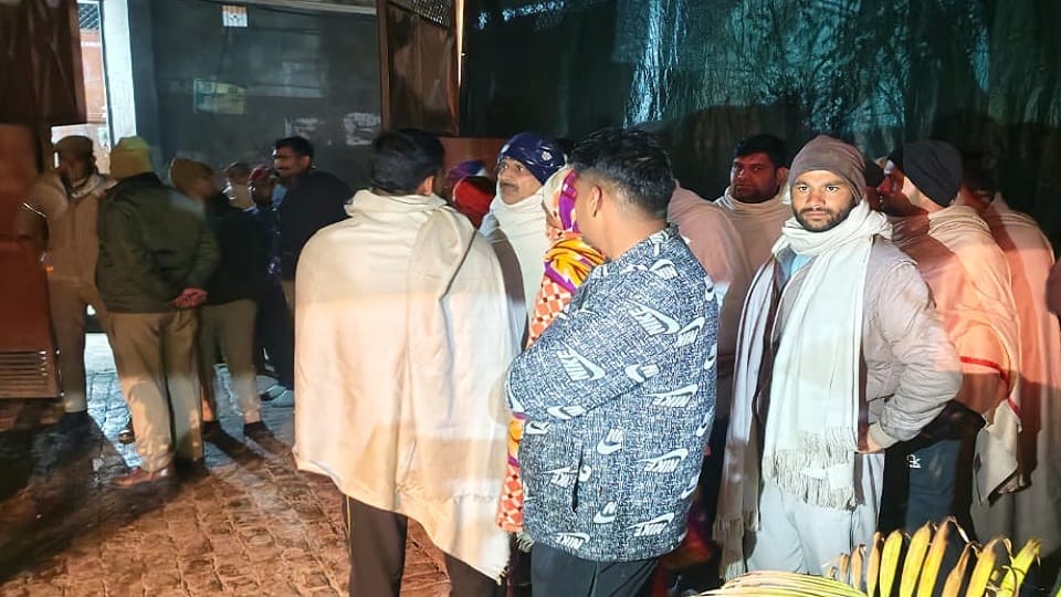 UP: In Muzaffarnagar, the teacher stabbed his younger brother to death, there was a dispute over the money
