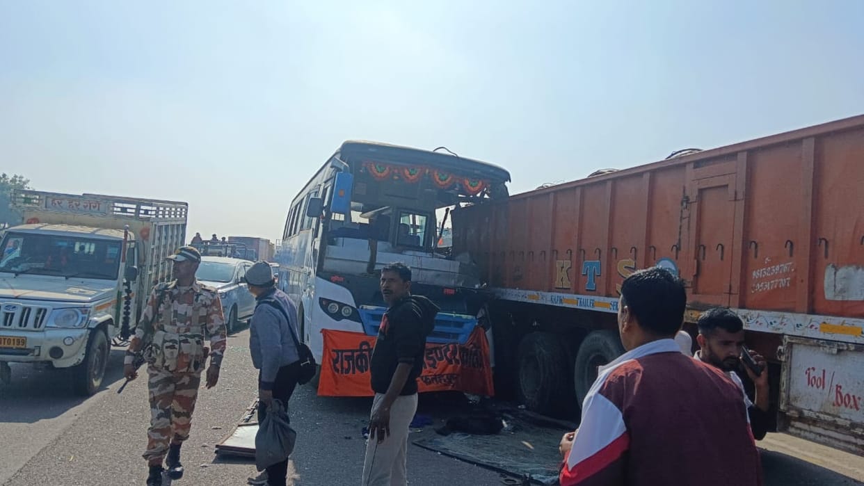 Fatehpur accident Bus was taking girl students on Kanpur tour collided with trailer one dead and 16 injured