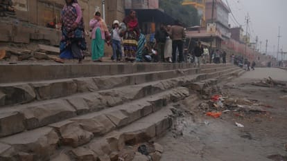 Mahakumbh 2025 alert 11 ghats of Kashi dangerous for Ganga Snan