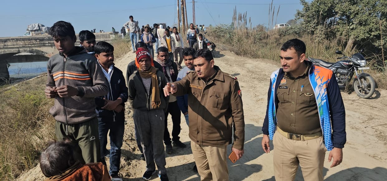 Mainpuri young man jumped into the river from the bridge of Dhadhos police search continues