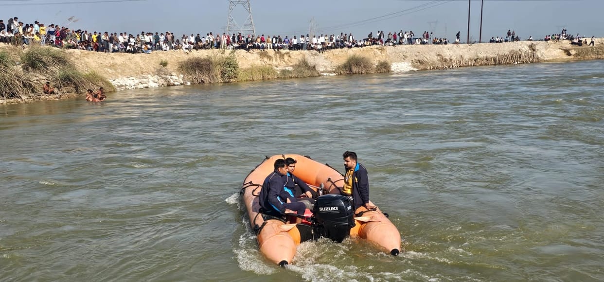 Youth jumped into the canal due to moneylender fear SDRF started searching