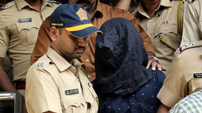 Saif Ali Khan Case According To Police Attacker Stabbed Actor To Free Himself from Him