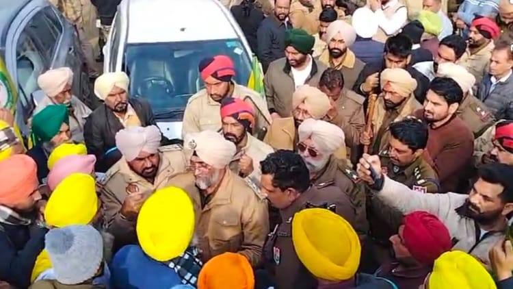 Bathinda Police Lathicharged Farmers Protesting Against Demarcation Of Land – Amar Ujala Hindi News Live