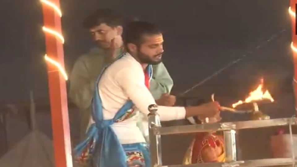 Mahakumbh Prayagraj 2025 Live Sangam River Snan Maha Kumbh Mela Photos Videos News in Hindi