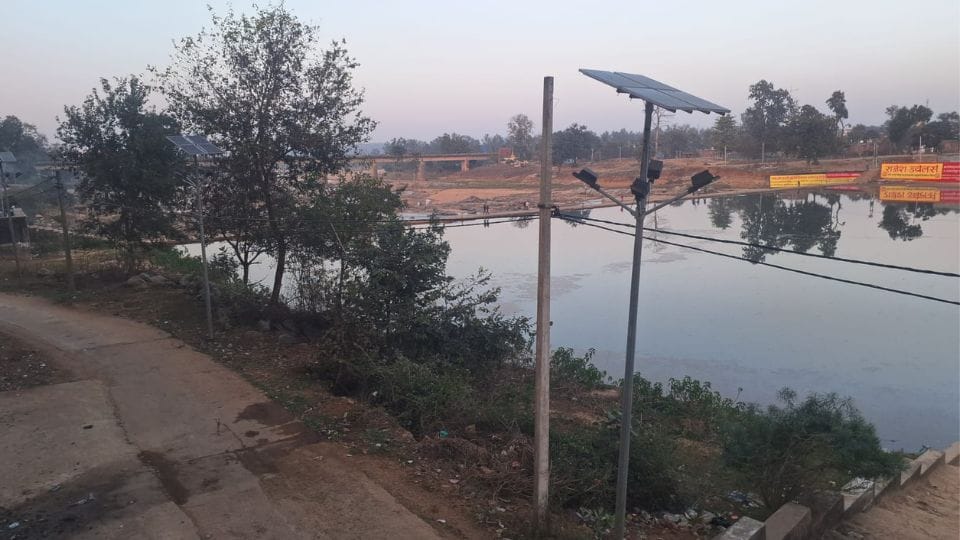 Street lights damaged in Balrampur Ramanujganj