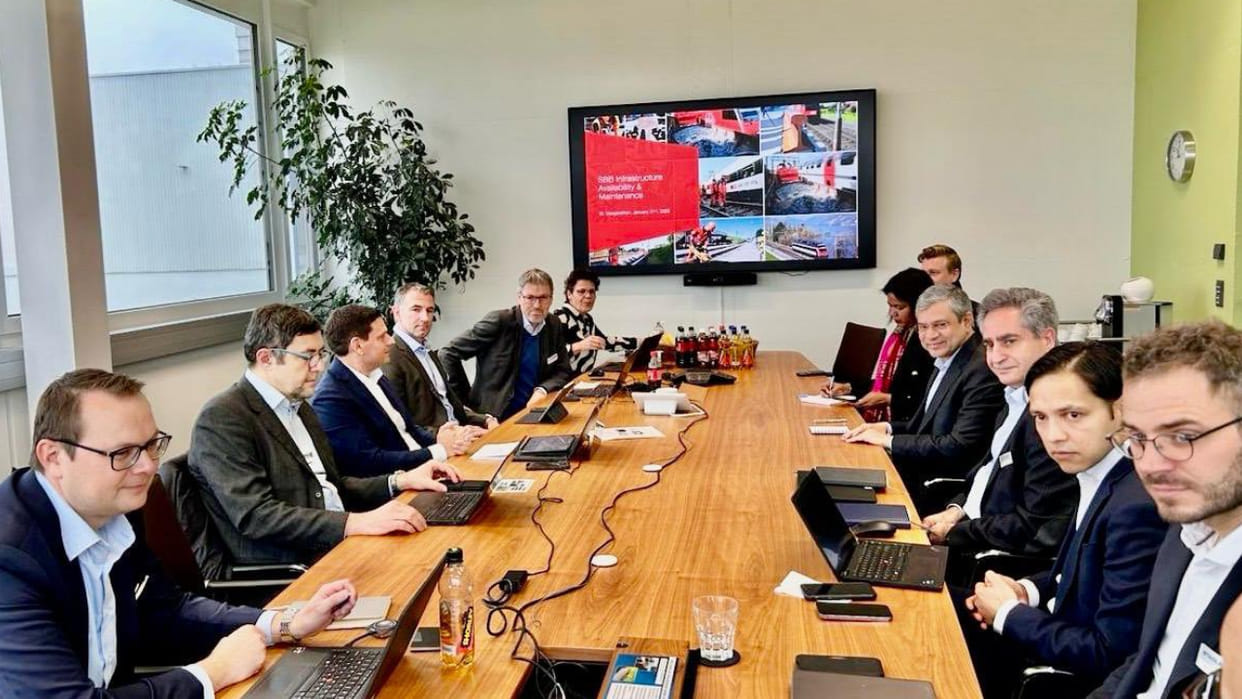Ashwini Vaishnaw meets Swiss Federal Railways delegation at WEF 2025 in Davos