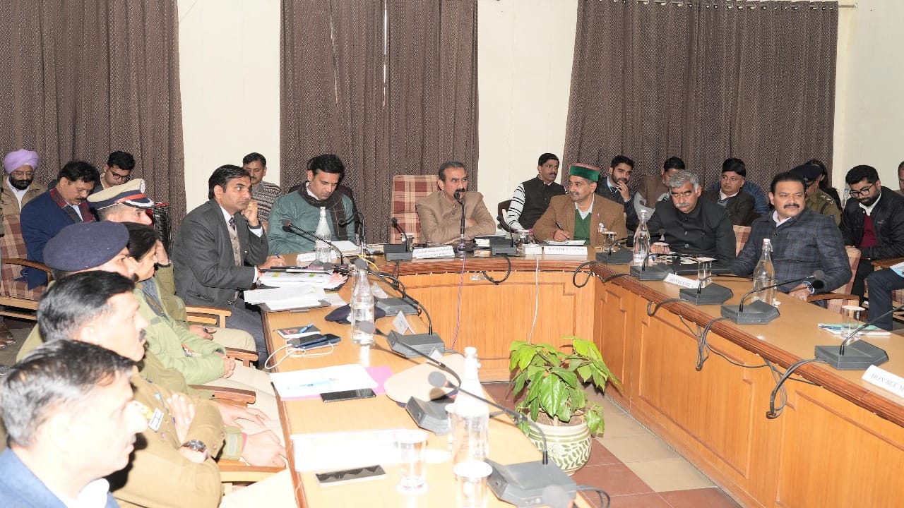 CM sukhvinder Sukhu held a meeting with officials, gave instructions to complete the development projects on t