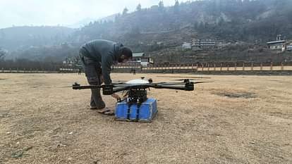 Now drones will deliver letters in remote and snowy areas of Himachal