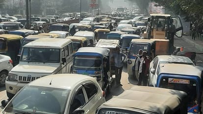 Long traffic jams occurred at many main crossings in Lucknow school children office workers remained stranded