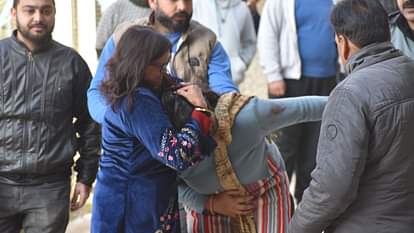 Jammu News: 18 वर्ष बाद जम्मू में दिनदहाड़े गैंगवार, 2006 में ऐसे ही बकरा हत्याकांड को अंजाम दिया था Jammu News: After 18 years, gang war in broad daylight in Jammu, similar goat massacre was carried out in 2006