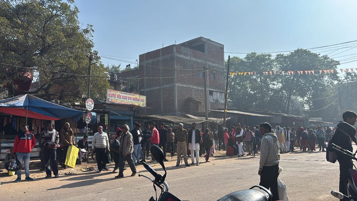 Passengers are facing problems due to closure of train services passengers are waiting for vehicles on roads