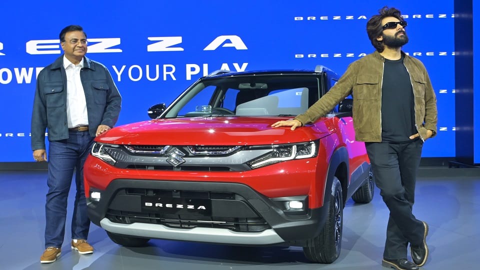 bharat mobility global expo 2025 Gobar gas cow dung gas parali concept cars attract visitors