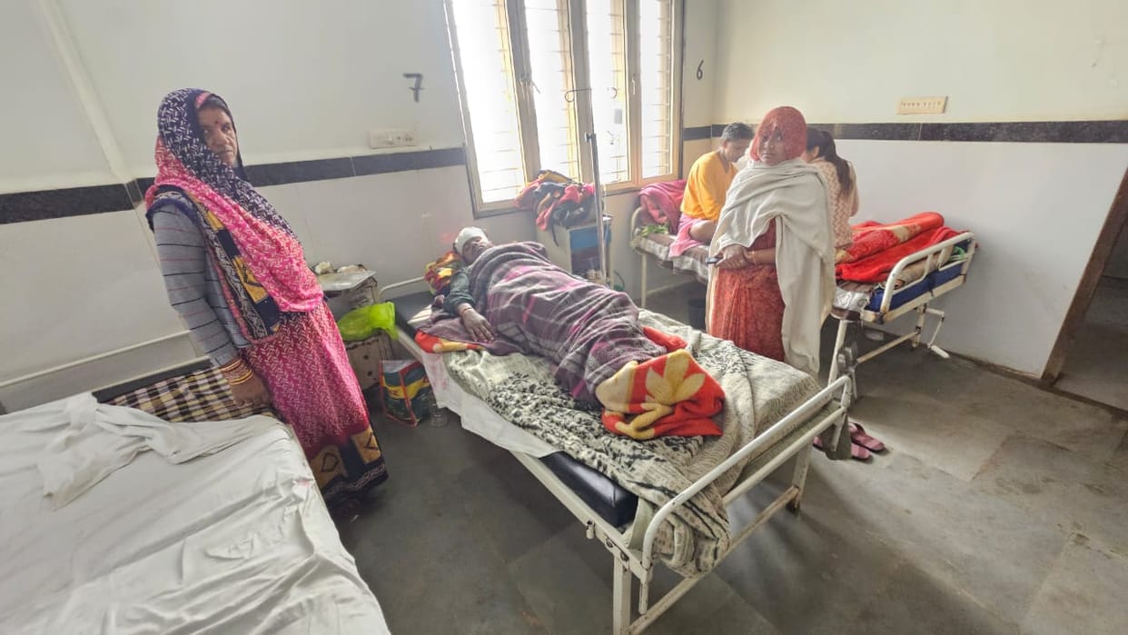 Chhatarpur: Blood shed for water, son's head and mother's finger cut off in a deadly axe attack